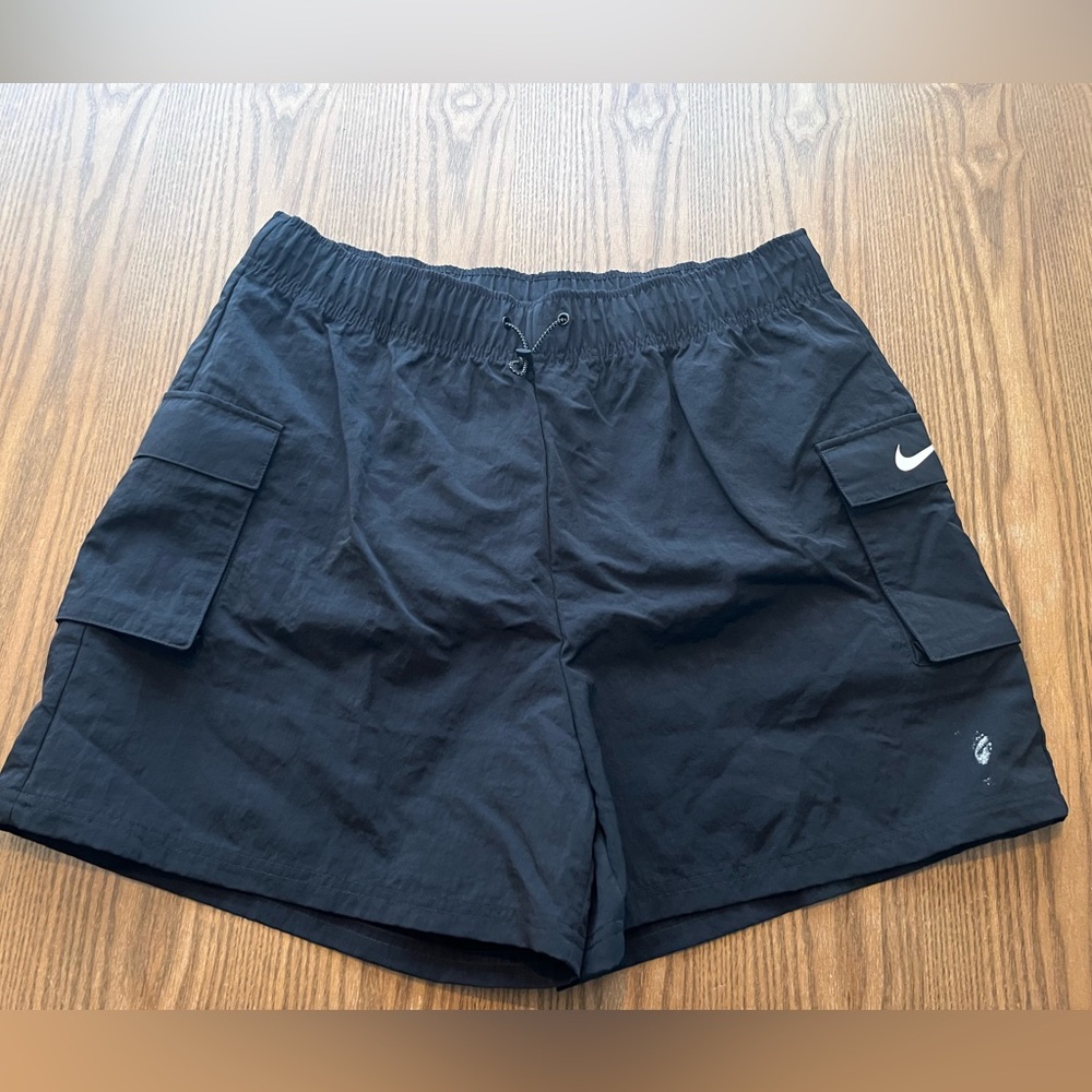 Nike Men's Black Cargo Shorts size large